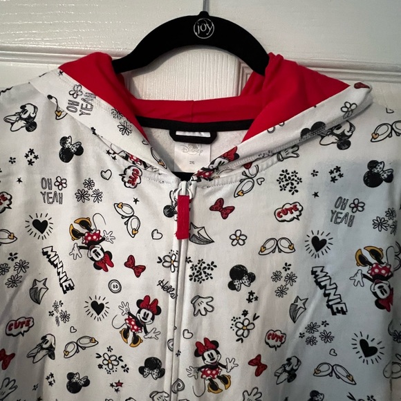 Disney Tops - Disney Minnie Mouse White Hoodie with Red Details